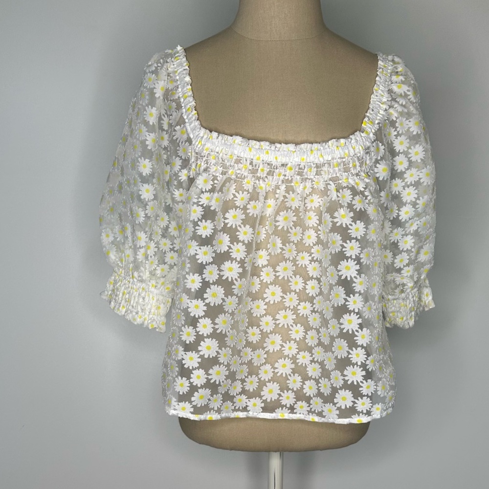 Forever 21 Sheer daisy crop top Large